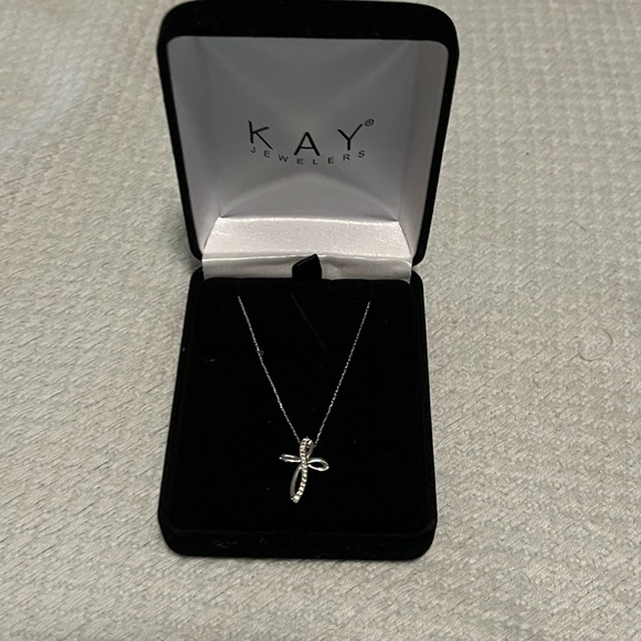 10K White Gold Diamond Cross Necklace - Picture 4 of 5